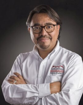 Rolando León